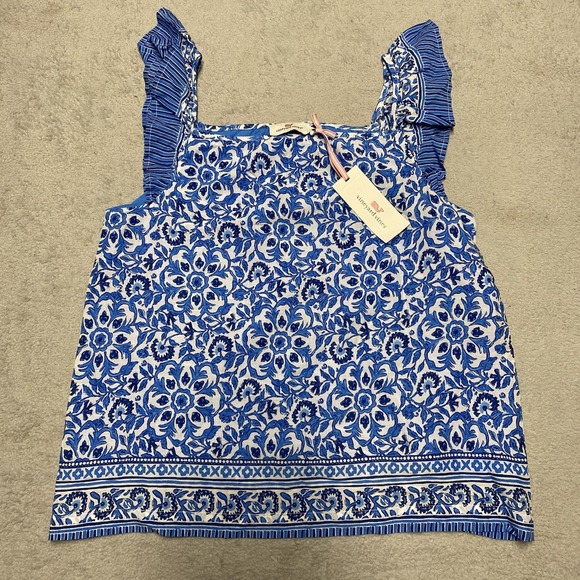 Vineyard Vines Tops - Vineyard Vines Top XL Flutter Sleeve Blue Printed Katama Blue Tile Floral NEW